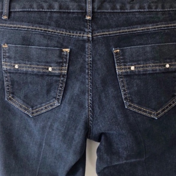 Banana Republic Dark Wash Cropped Blue Jean | 26/2 - Picture 3 of 7